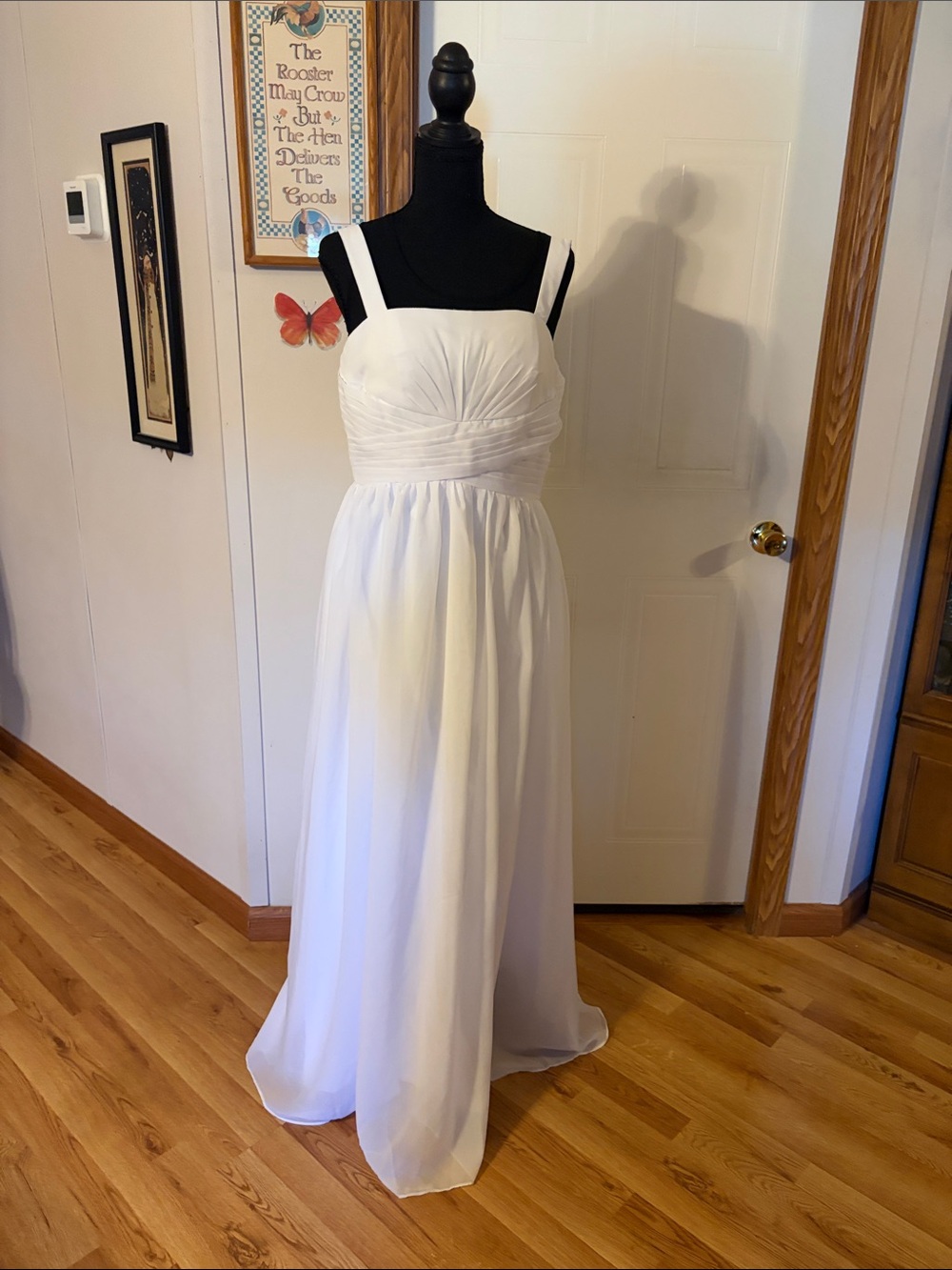 Elegant White Sleeveless Chiffon Maxi Dress lined